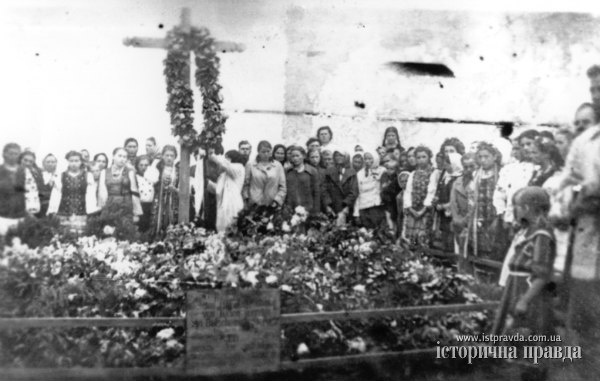 Могили біля Луцької тюрми. Літо 1941 р. Фото: www.istpravda.com.ua