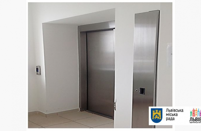 В медичних закладах Львова замінили три ліфти
