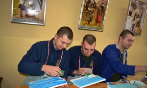 У київському військовому госпіталі проведено сеанс арт-терапії для учасників бойових дій