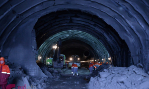 21 січня 2016 року відбулися урочистості, присвячені завершенню 1-го етапу будівництва залізничного двоколійного Бескидського тунелю на перегоні Бескид-Скотарське у Карпатах.