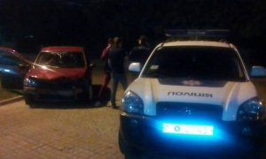 Поліцейські охорони Львова затримали водія, який скоїв ДТП та утік з місця пригоди