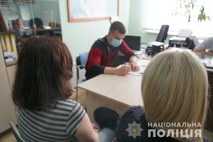 У Тернополі повія з Львівщини намагалася підкупити керівника відділу міграційної поліції