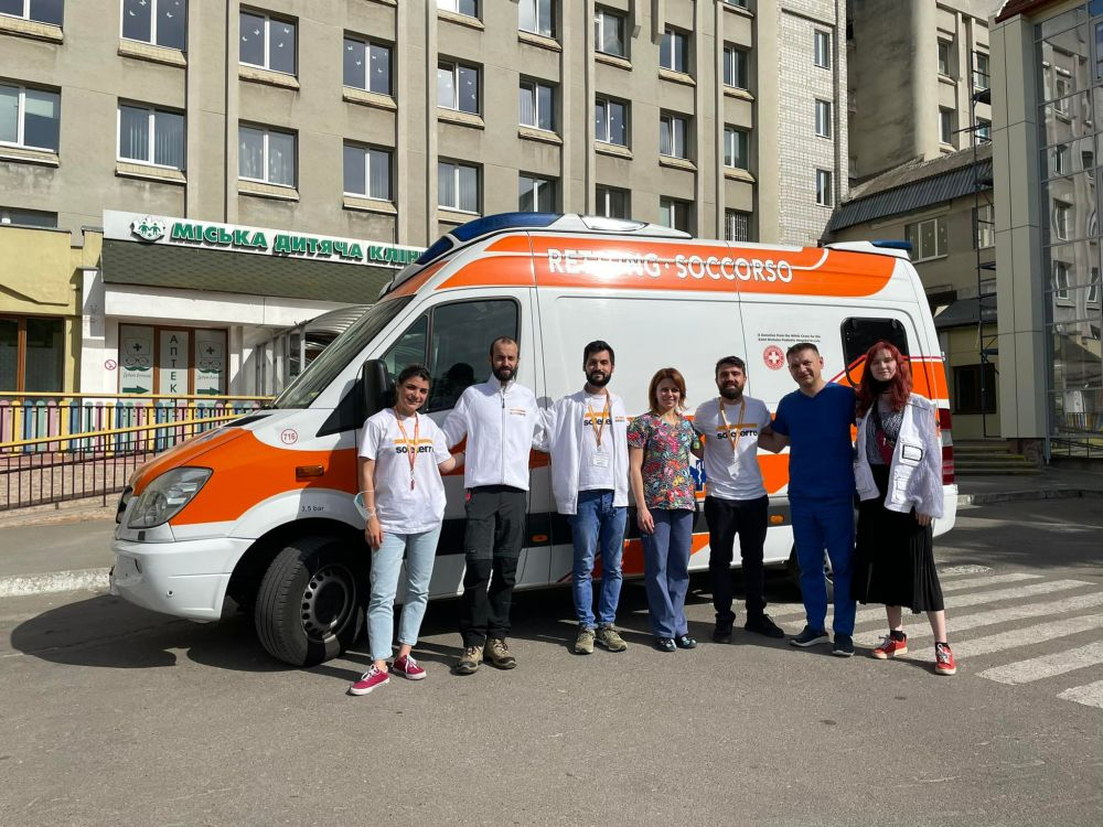 Дитяча лікарня Львова отримала апарат для зупинки кровотеч при операціях на мозку і реанімобіль