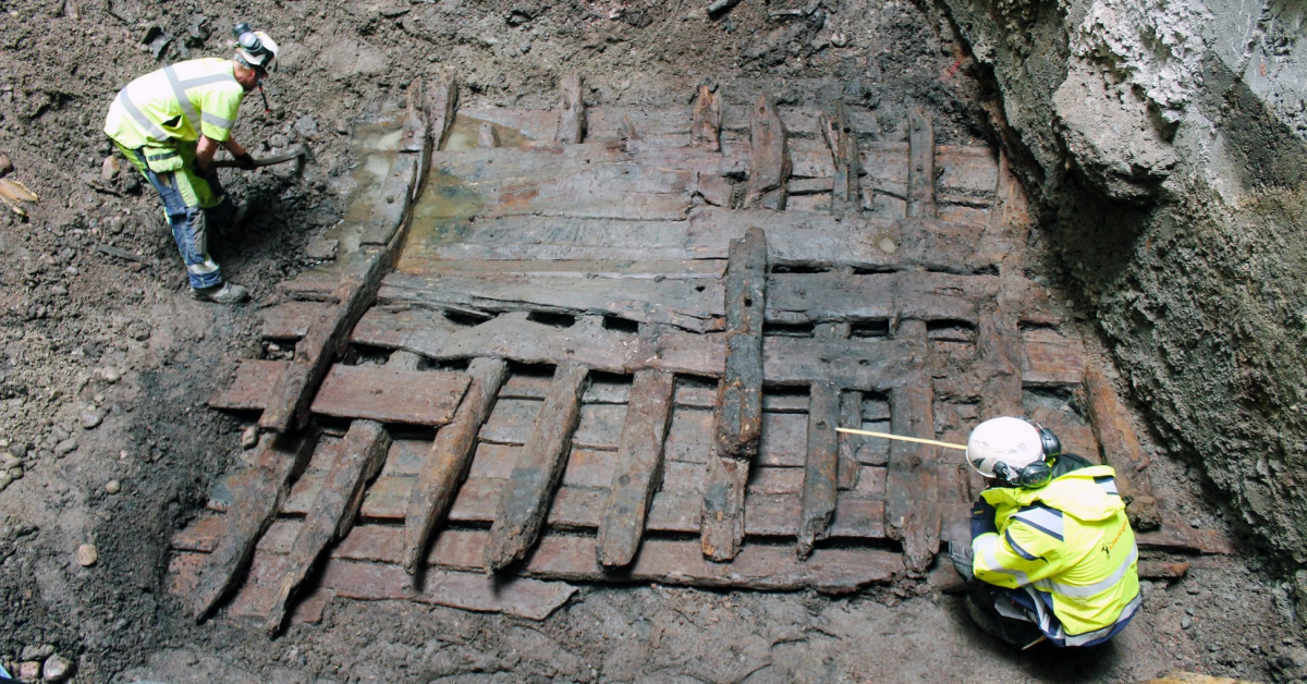 Археологи Даніель Маценіус та Філіп Тонемар під час розкопок. Фото: Arkeologikonsult. Фото - Symbolon.