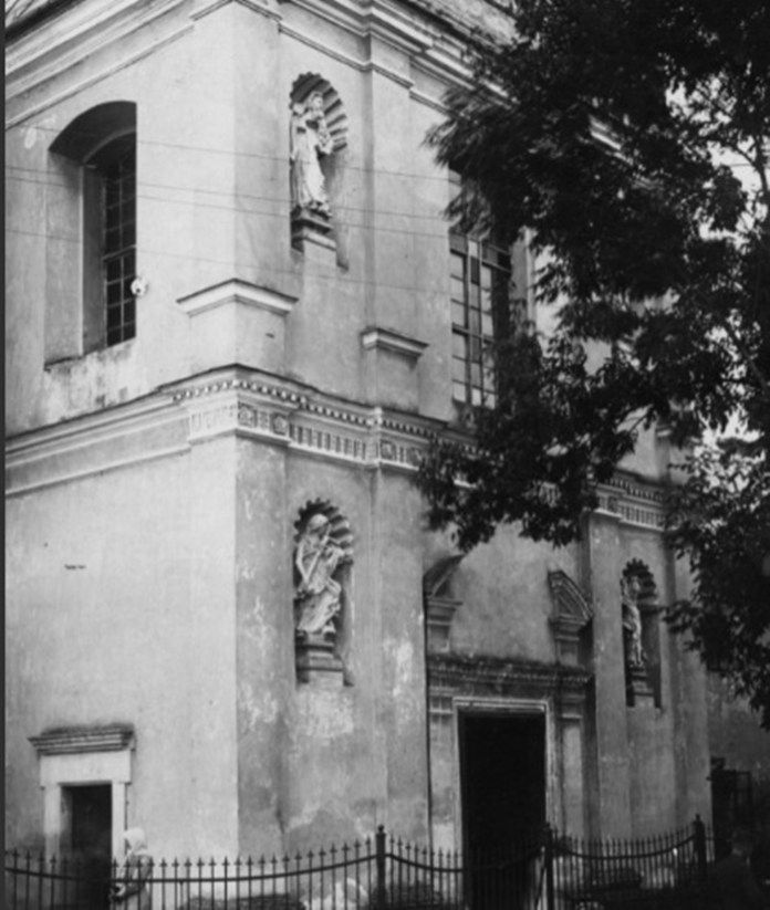 Костел домініканців у Белзі, 1920-30-ті рр. Фото - Фотографії старого Львова.