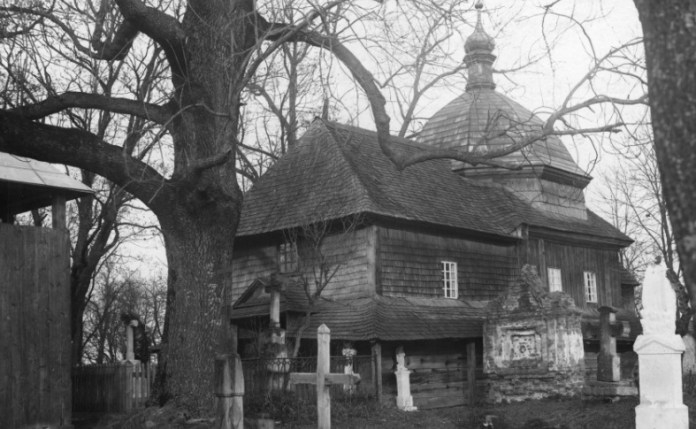 Дерев’яна церква св. Параскеви в Белзі, 1920-30-ті рр. Фото - Фотографії старого Львова.