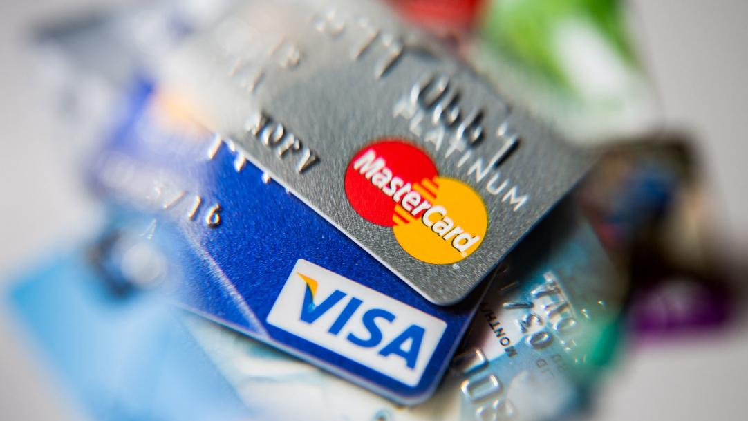 НБУ домовився з Visa та Mastercard про зниження міжбанківських комісій