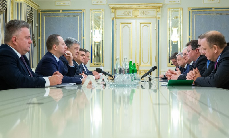 Петро Порошенко зустрівся з главами зовнішньополітичних відомств Естонії, Литви та Польщі