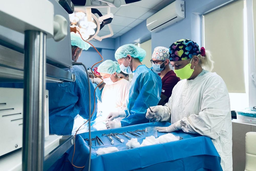 Львівські хірурги видалили немовляті півкілограмову пухлину