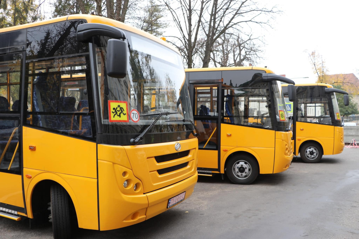 Перемишлянська громада отримала новий шкільний автобус