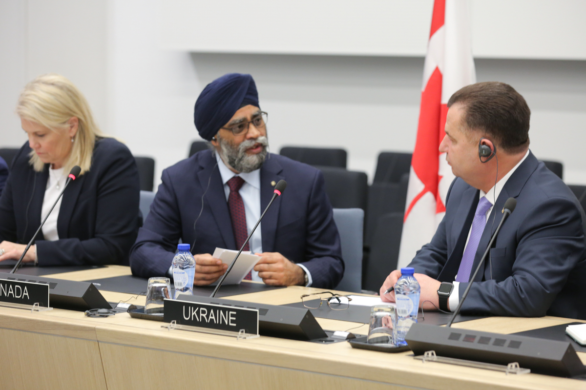 Міністри оборони України та Канади обговорили основні напрямки зосередження зусиль