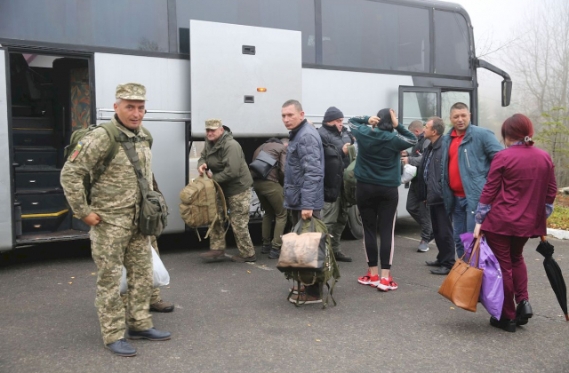 Військові з Львівщини й Тернопільщини з родинами відпочивають у Карпатах