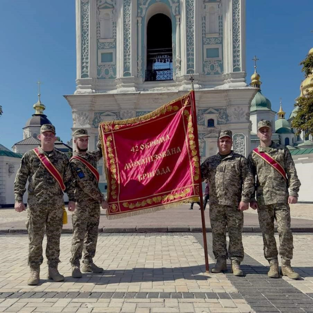 Фото надані Службою зв’язків з громадськістю 42 Окремої механізованої бригади.