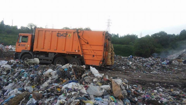 Львівське сміття везуть на звалища довколишніх міст
