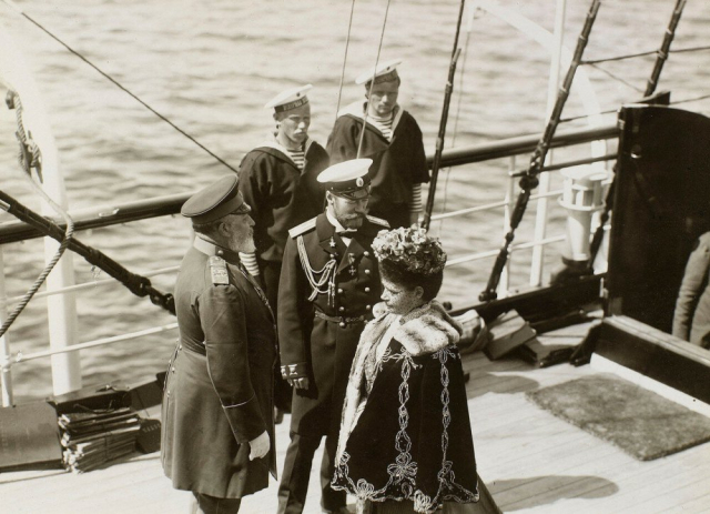 На яхтах пройшла зустріч британського короля та російського царя Фото: Facebook.
