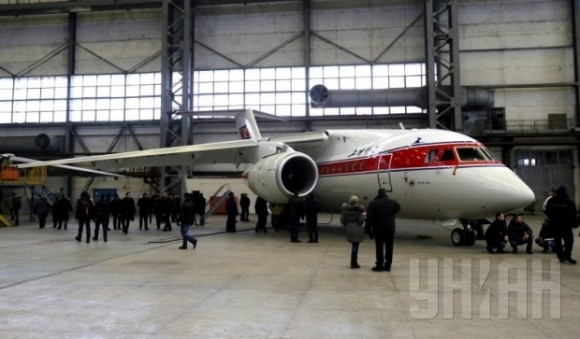 Ан-148 розрахований на перевезення 68 пасажирів / Фото УНІАН Детальніше читайте на УНІАН: http://economics.unian.ua/industry/1086033-antonov-spilno-z-polyakami-stvorit-patrulniy-litak-na-bazi-an-148.html