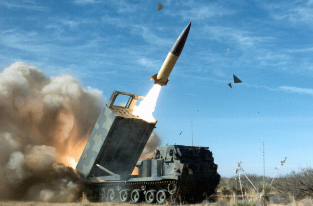 Запуск ракети ATACMS з пускової установки M270 MLRS