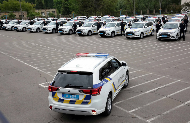 Національна поліція отримала 83 гібридні автомобілі