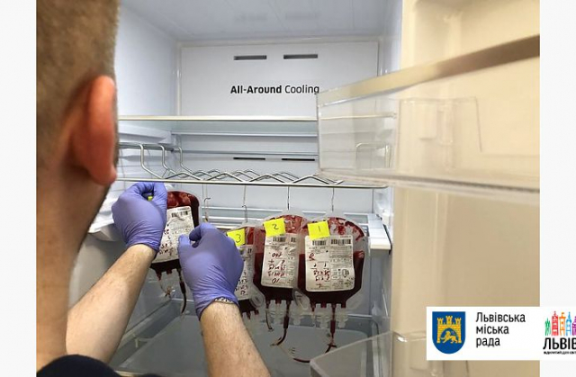 Ветклініки міста можуть отримувати кров з єдиного у Львові банку крові ЛКП "Лев"