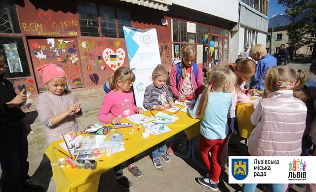 У Львові благодійники відкрили Центр допомоги "Соціальна комора"
