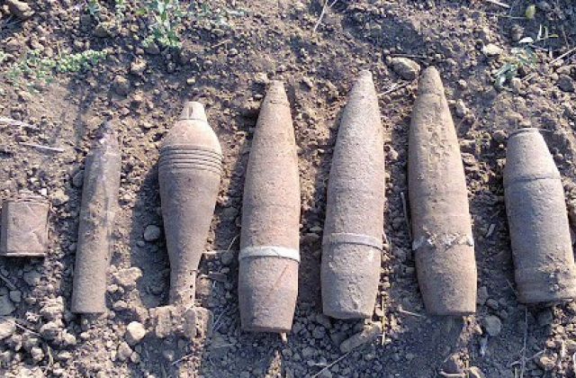 У парку в Дрогобичі виявили артилерійські снаряди