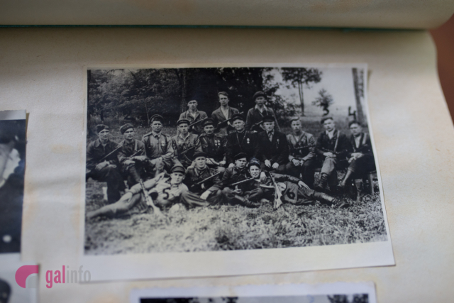 Світлина воїнів УПА з альбому фотографій, зібраних працівниками радянських репресивних органів. Фото - Марія Шевців, Гал-інфо.