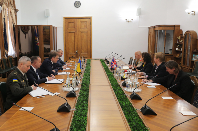 В МОУ обговорили співпрацю між Великою Британією та Україною