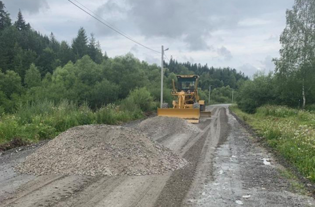 На Старосамбірщині триває капітальний ремонт автомобільної дороги
