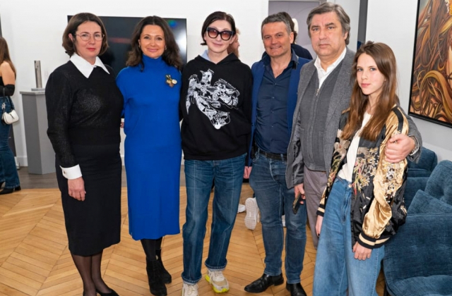 Посол України у Франції Вадим Омельченко та Наталія Омельченко з донькою, Лілі та П