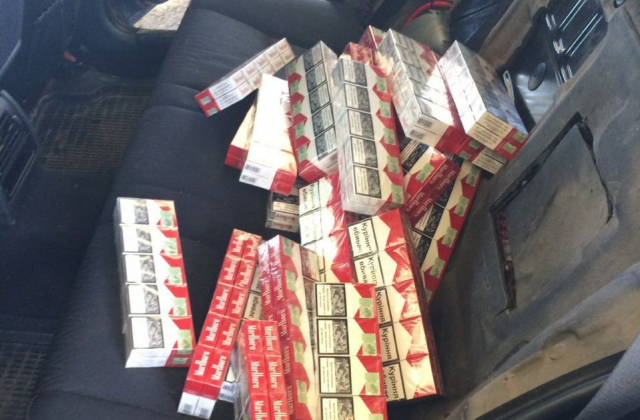 На Донеччині в автомобілі виявили сигарети відомої марки "днрівського" виробництва