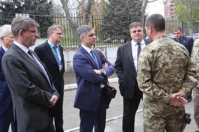 Литовські дипломати ознайомились з безпековою ситуацією в районі ООС