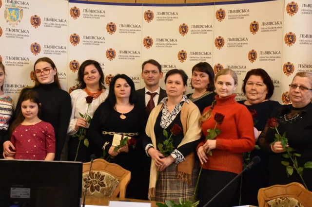 На Львівщині нагородили "матерів-героїнь"