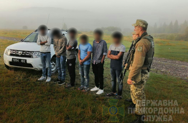 На Львівщині та Закарпатті затримали дві групи нелегальних мігрантів
