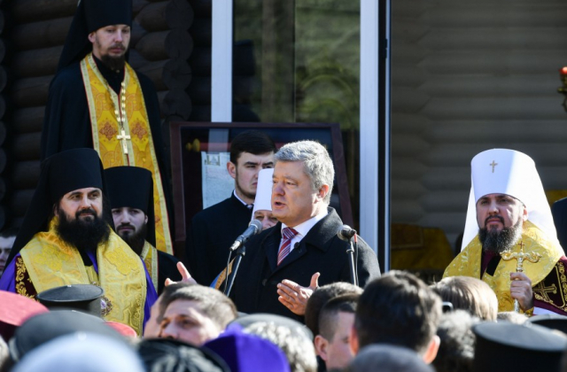Президент Петро Порошенко відвідав Манявський скит