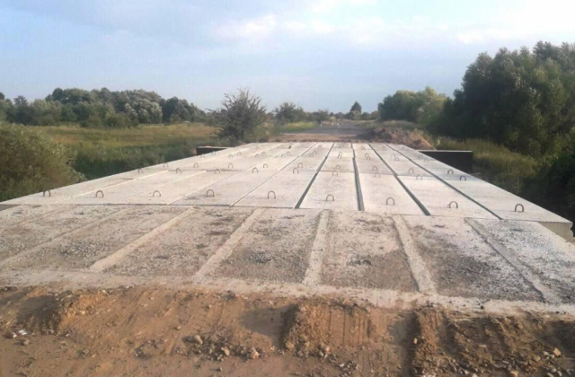 На Пустомитівщині триває ремонт мостового переходу через р. Ставчанка. Фото: ЛОДА