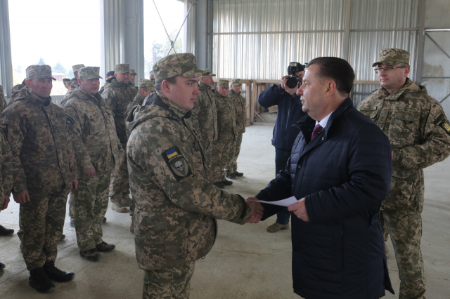 Міністр оборони нагородив військовослужбовців 72-ї ОМБр