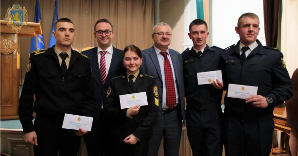 Дві сотні кращих студентів Львівщини отримали обласні премії