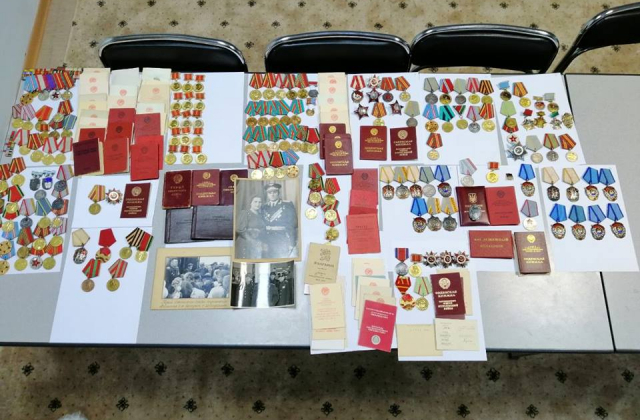 З України до Китаю авіапоштою намагалися переслати радянські нагороди