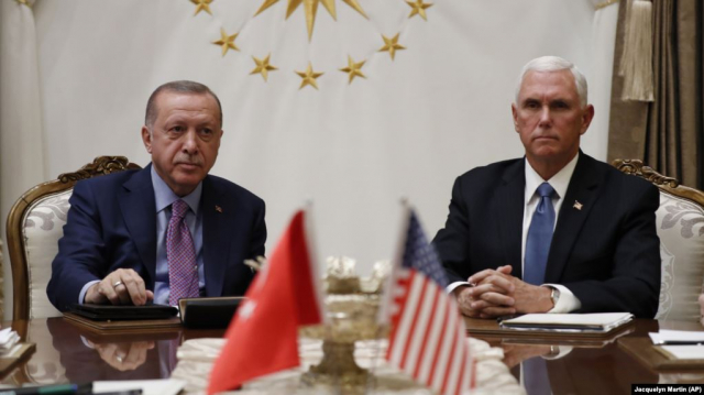 Віцепрезидент США Майк Пенс зустрівся з президентом Туреччини Реджепом Таїпом Ердоганом