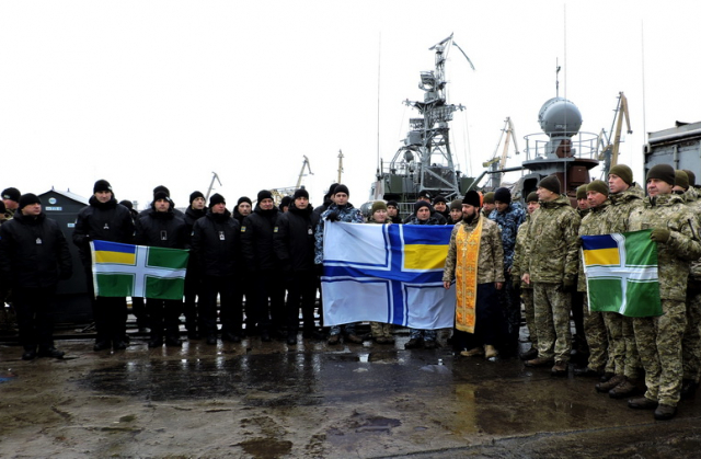 У Маріуполі підтримали полонених українських моряків