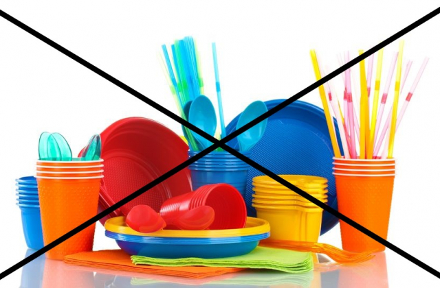 Остап Семерак закликав українців обмежити використання одноразового пластикового посуду