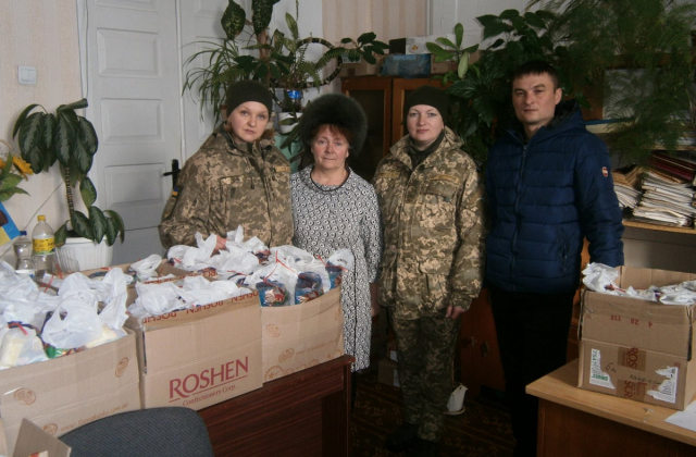 Діти військових з Хмельниччини отримали подарунки