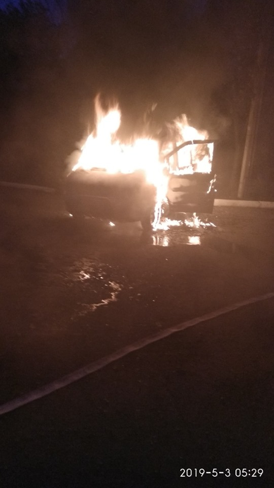 У Червонограді внаслідок пожежі у автомобілі чоловік отримав опіки