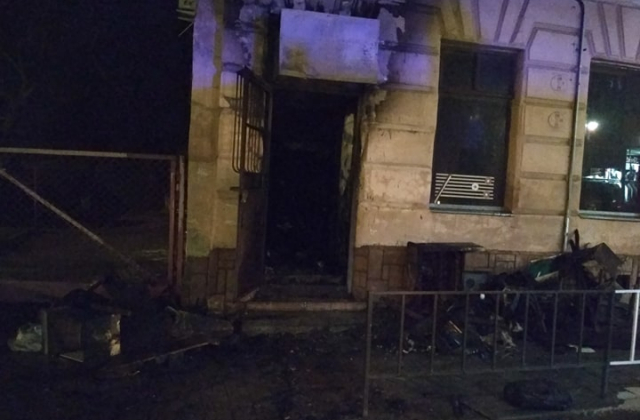 У Львові під час пожежі у будинку постраждала людина