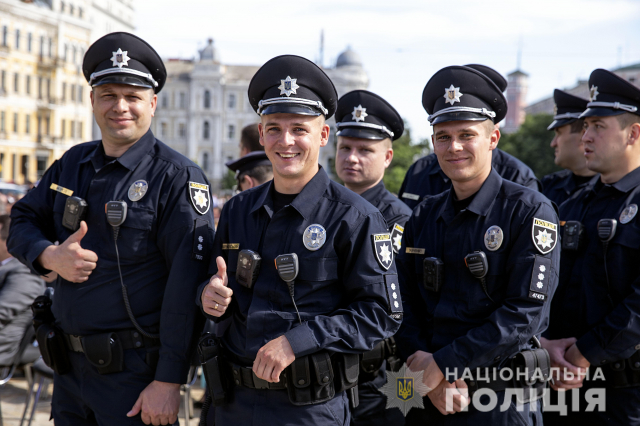 В Україні запустили проект "Поліцейський офіцер громади"