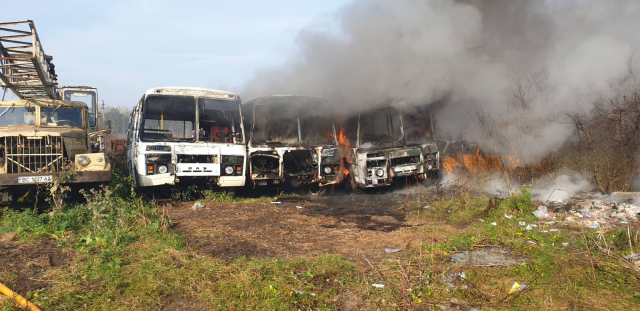 На Львівщині згоріло два автобуси