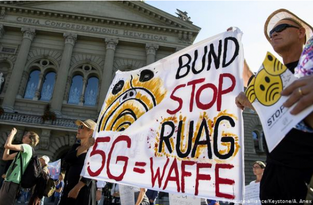 Швейцарці у Берні протестують проти запровадження 5G