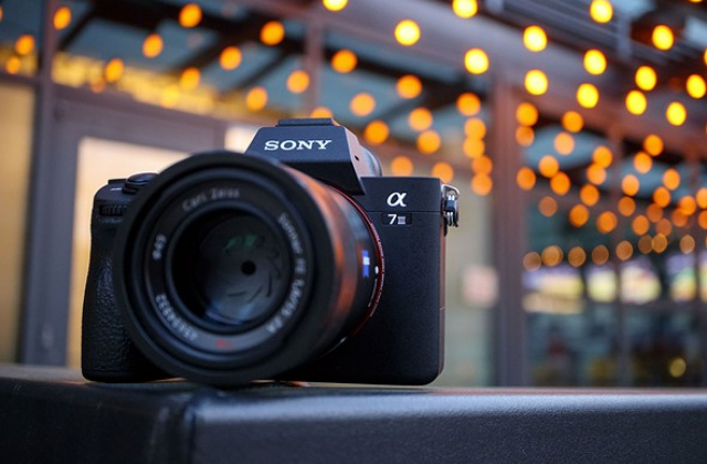 Ілюстративне фото SONY Alpha a7 III Body.