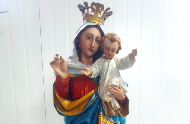 Фігура Матері Божої Цариці Миру
