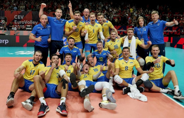 Збірна України з волейболу вийшла до 1/4 фіналу чемпіонату Європи. Фото: НОК України
